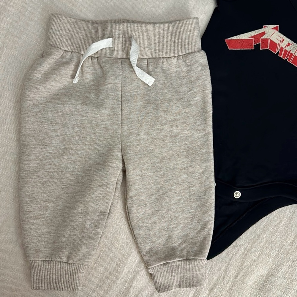 Baby Gap Metallica outfit - Picture 3 of 3